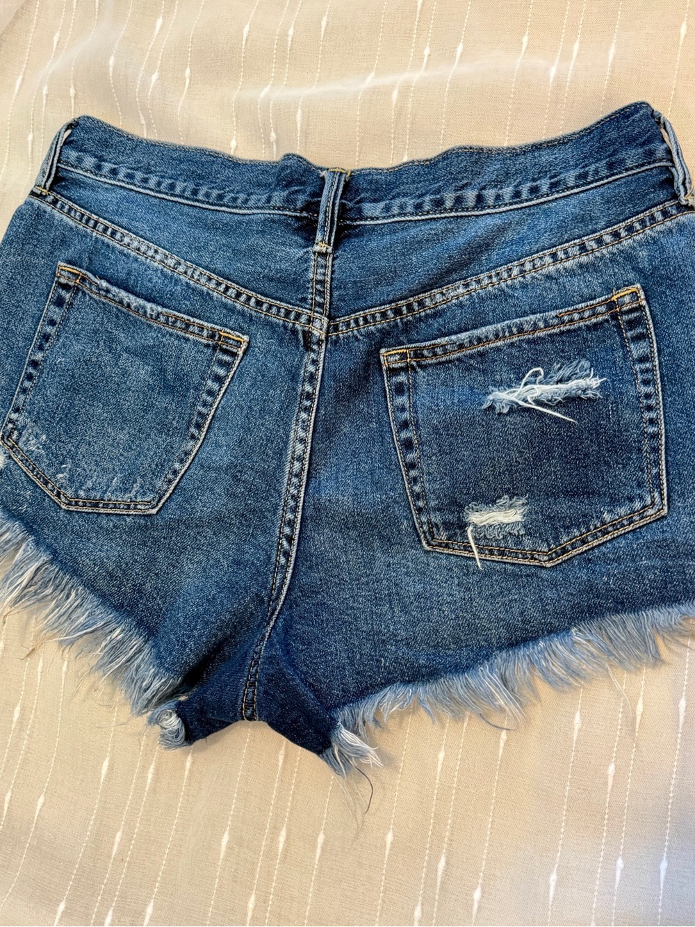 We The Free Dark Blue Distressed Denim Frayed Hem Daisy Duke Shorts - Picture 5 of 5